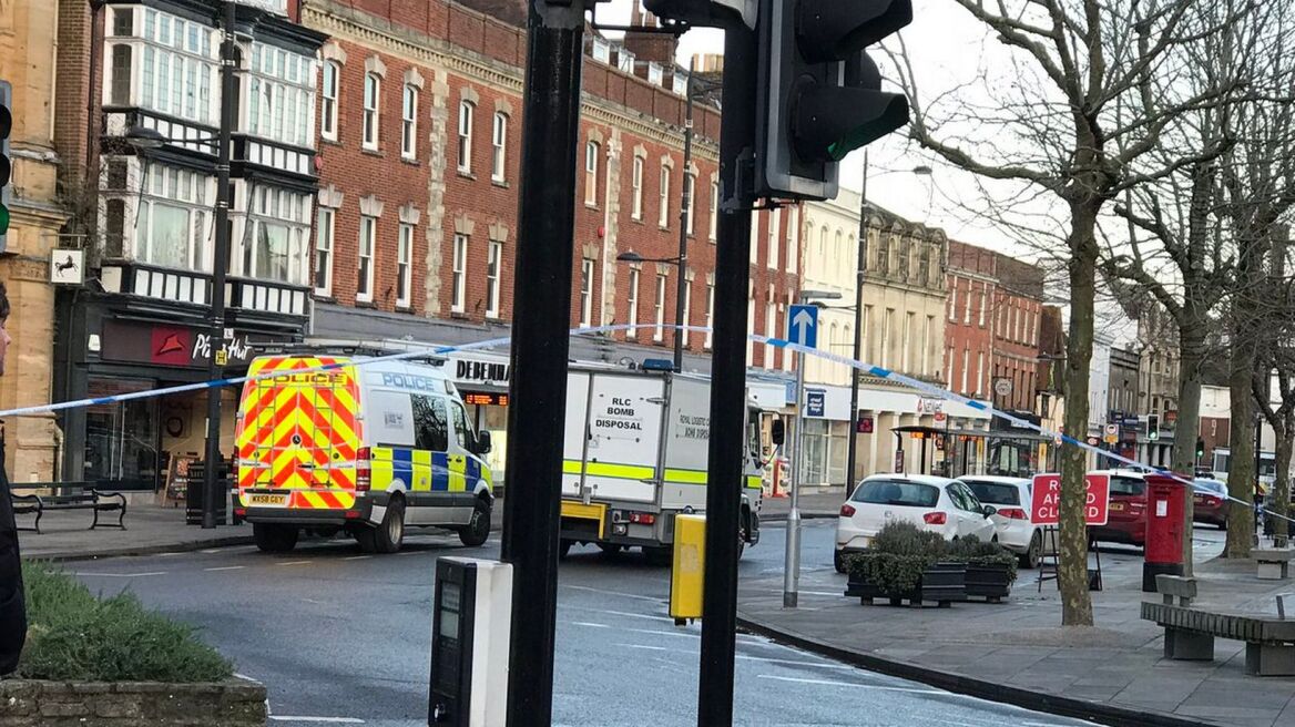 Βρετανία: Απειλή για βόμβα δίπλα σε εμπορικό κέντρο στην πόλη Σόλσμπερι - Εκκενώθηκε η περιοχή